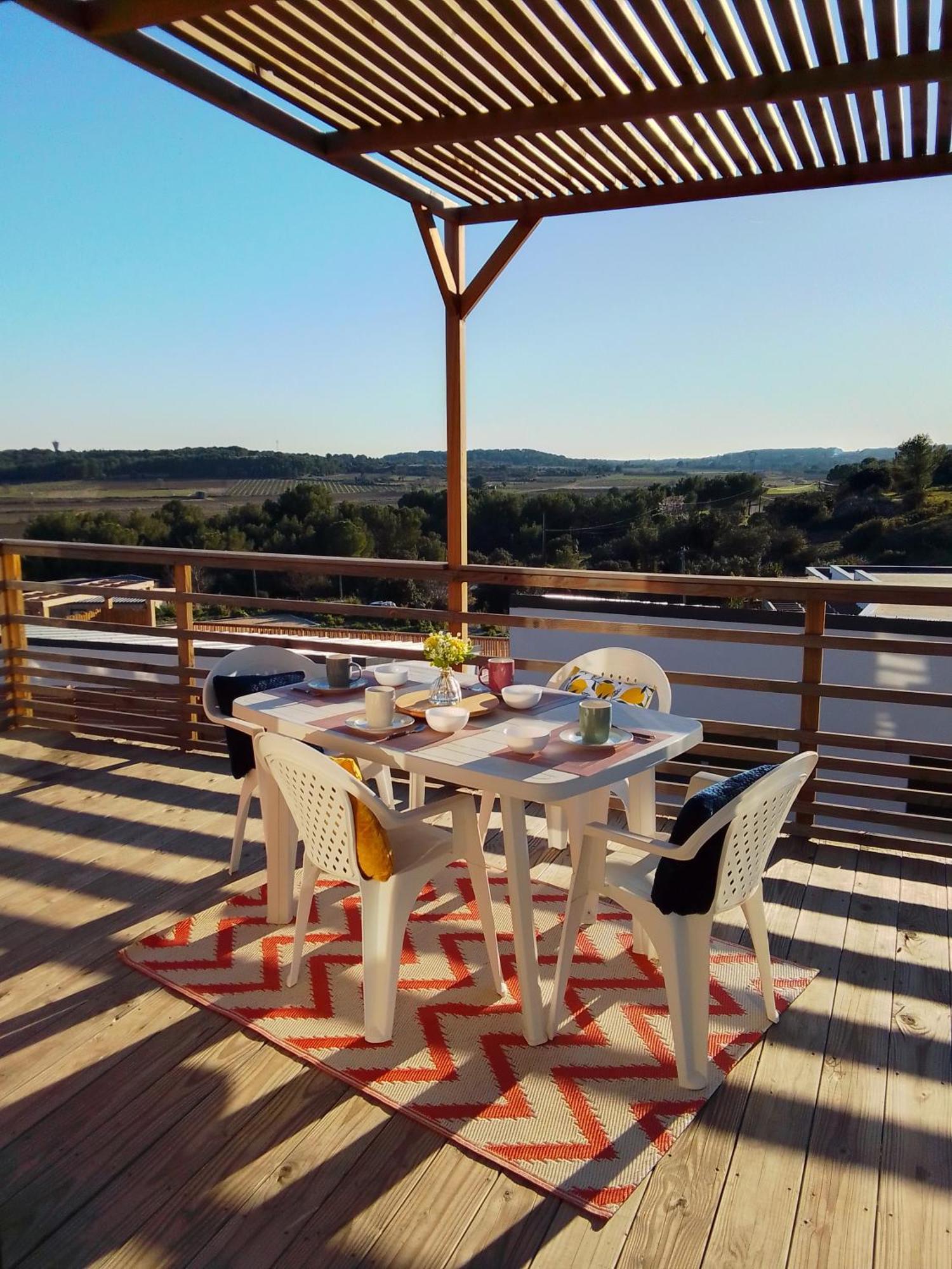 Camping Les Lodges Du Lagon Calvisson Bagian luar foto